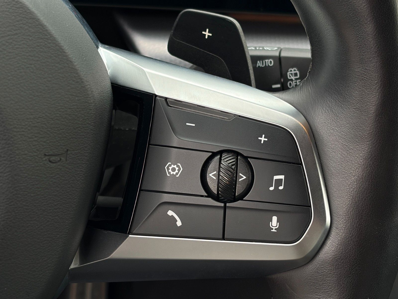 Fahrzeugabbildung BMW 218i Active Tourer M Sport Alcan. Massage CAM