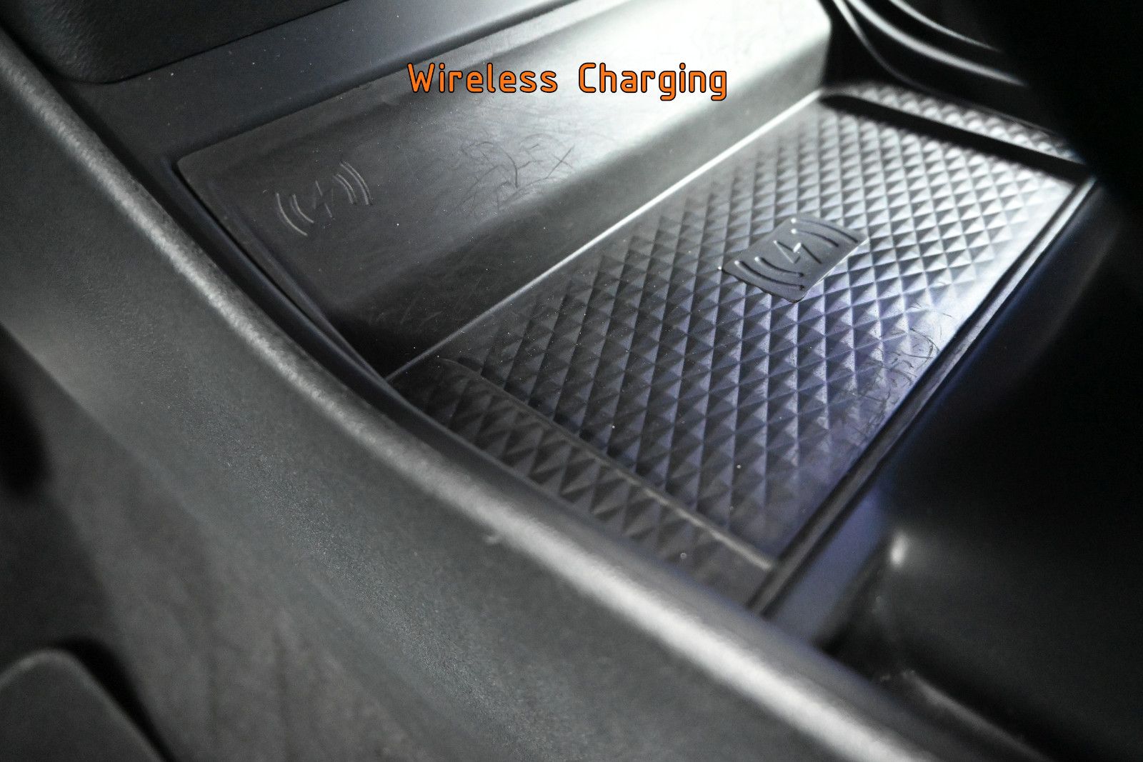 Fahrzeugabbildung Land Rover Range Rover Evoque D200 R-DYNAMIC SE AWD °BLACK°