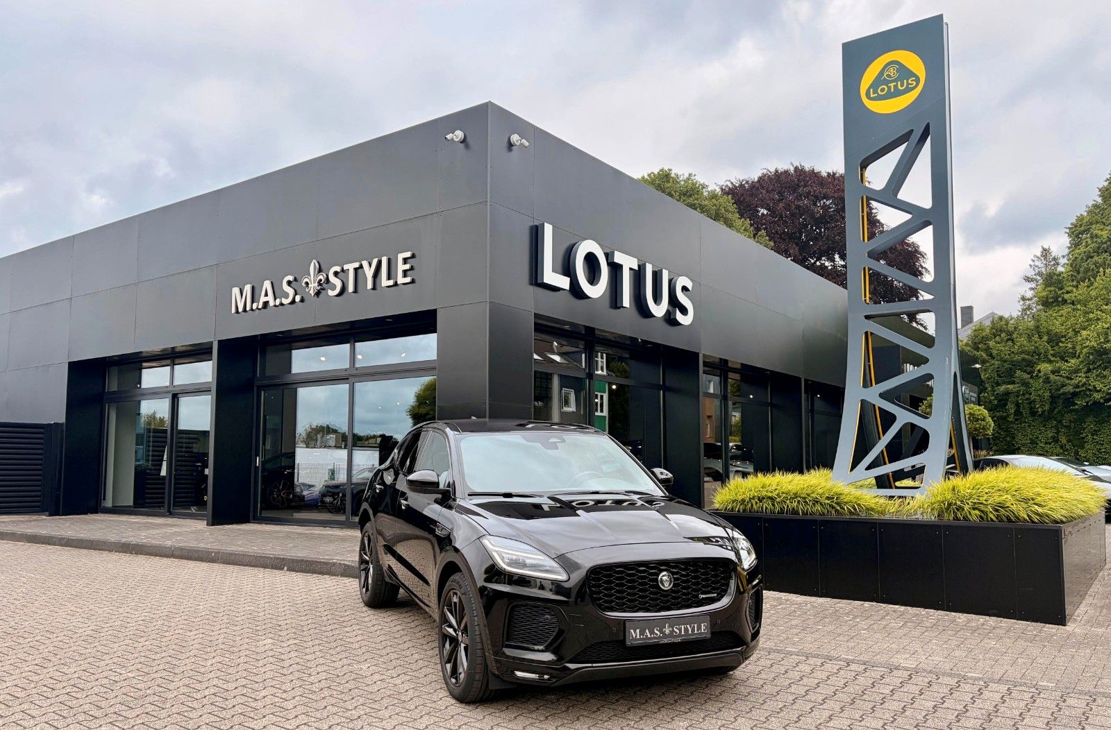 Fahrzeugabbildung Jaguar E-PACE D200 R-Dynamic SE AWD AHK