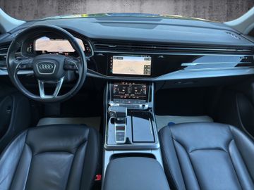 Audi Q8 55 TFSI quattro*PANO*LED*APPLE*KAMERA*NAV*21"