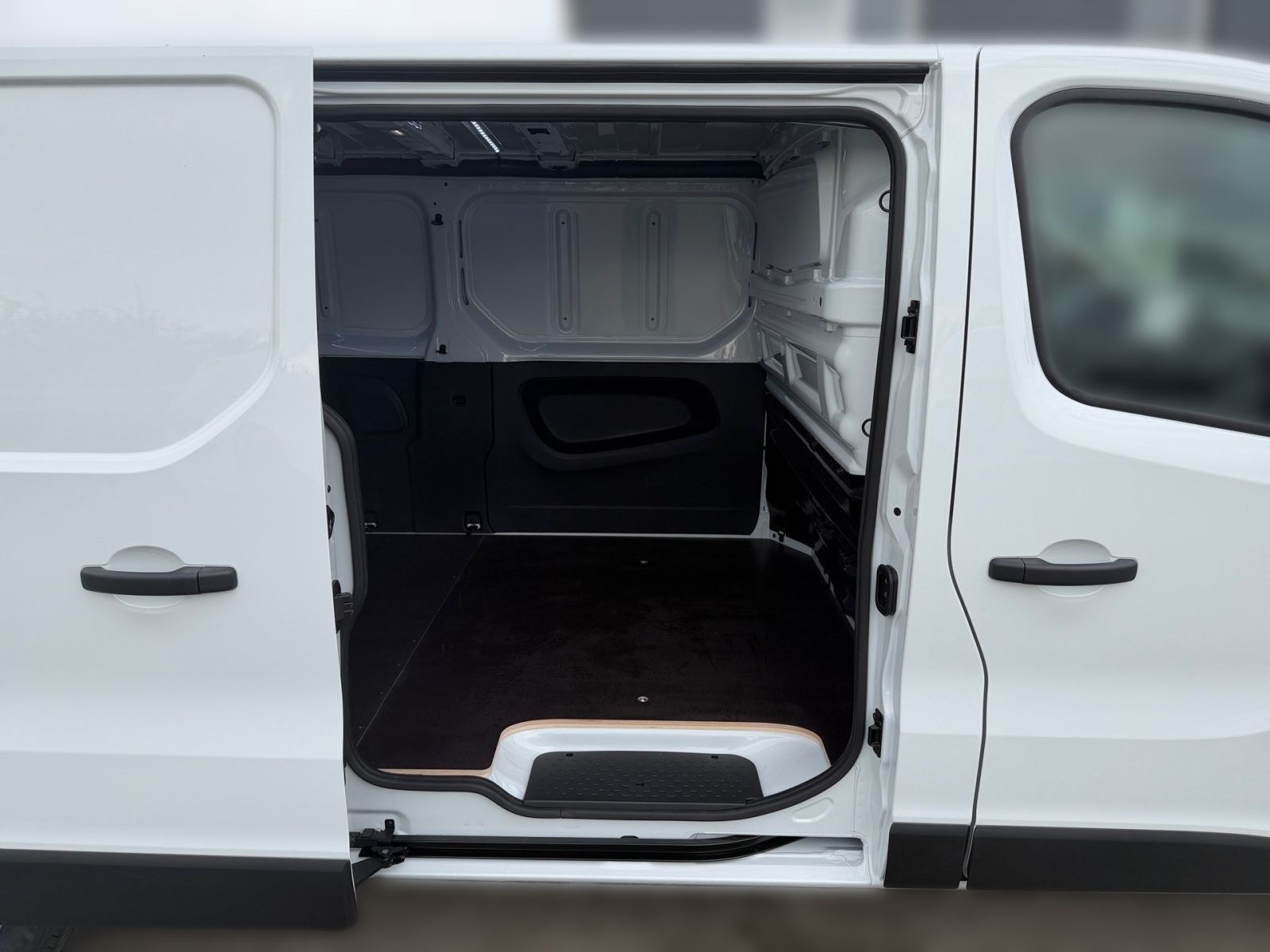 Fahrzeugabbildung Nissan Primastar Kastenwagen L2H1 3,0t N-Connecta *NAVI