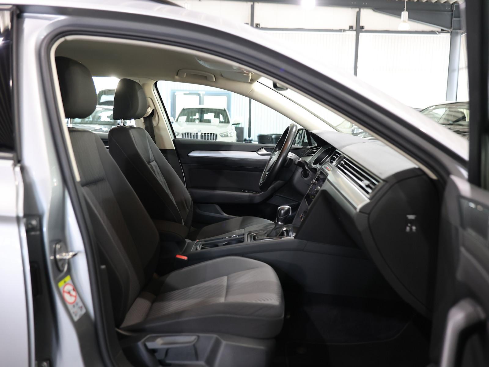 Volkswagen Passat Variant 2.0 TDI DSG BMT / NAVI-DM, ACC
