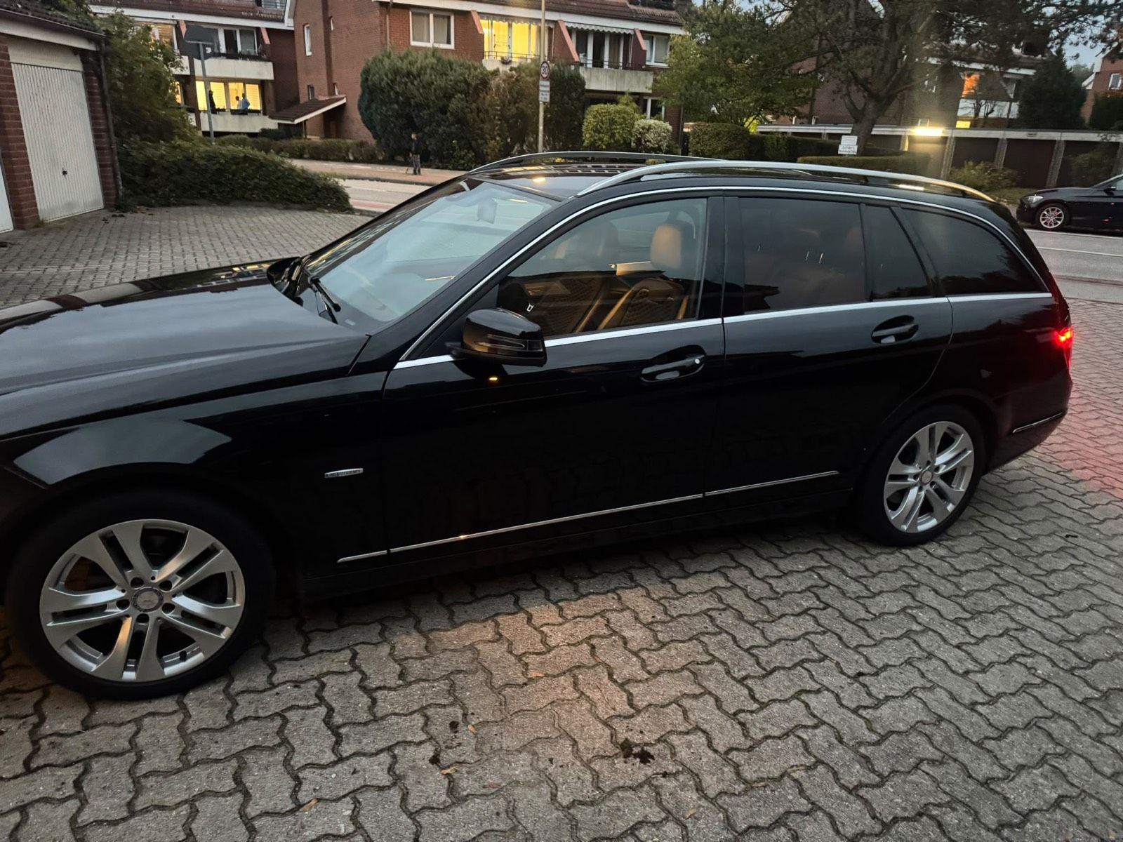 Mercedes-Benz C220 2011 — photo 11
