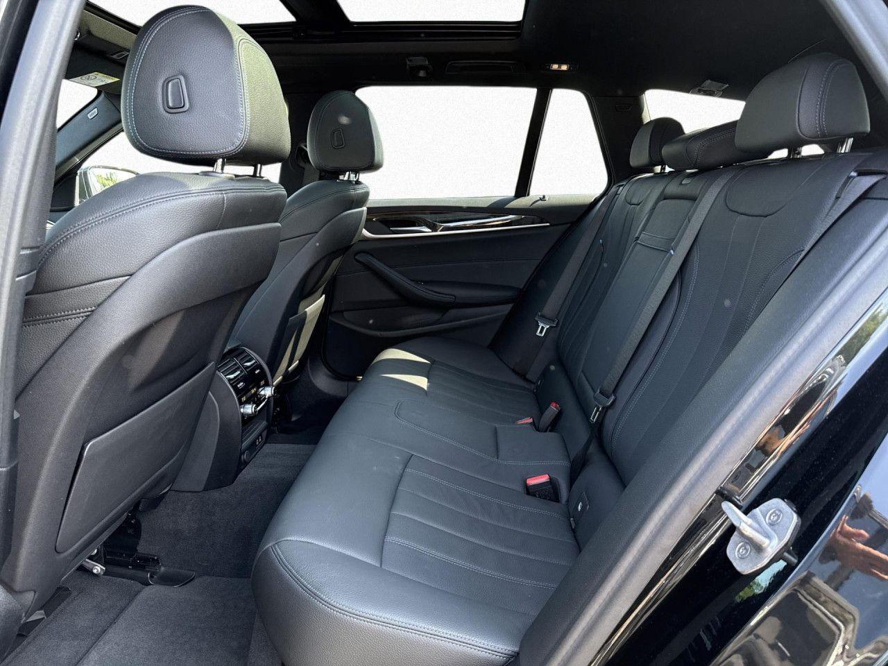 BMW 530dA T M SPORT LivePro,Laser,AHK,Pano,St+G,HUD