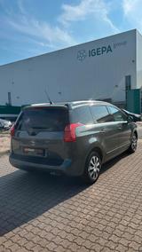Peugeot 5008 Platinum*Automatik*PDC*Panorama*Navi* - gebrauchte Peugeot 5008 aus dem Jahr 2011