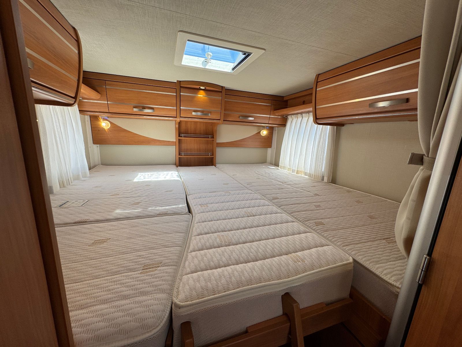 Fahrzeugabbildung HYMER / ERIBA / HYMERCAR EXSIS-T 474 EB FIAT DUCATO 1.HAND SAT TV MARKISE