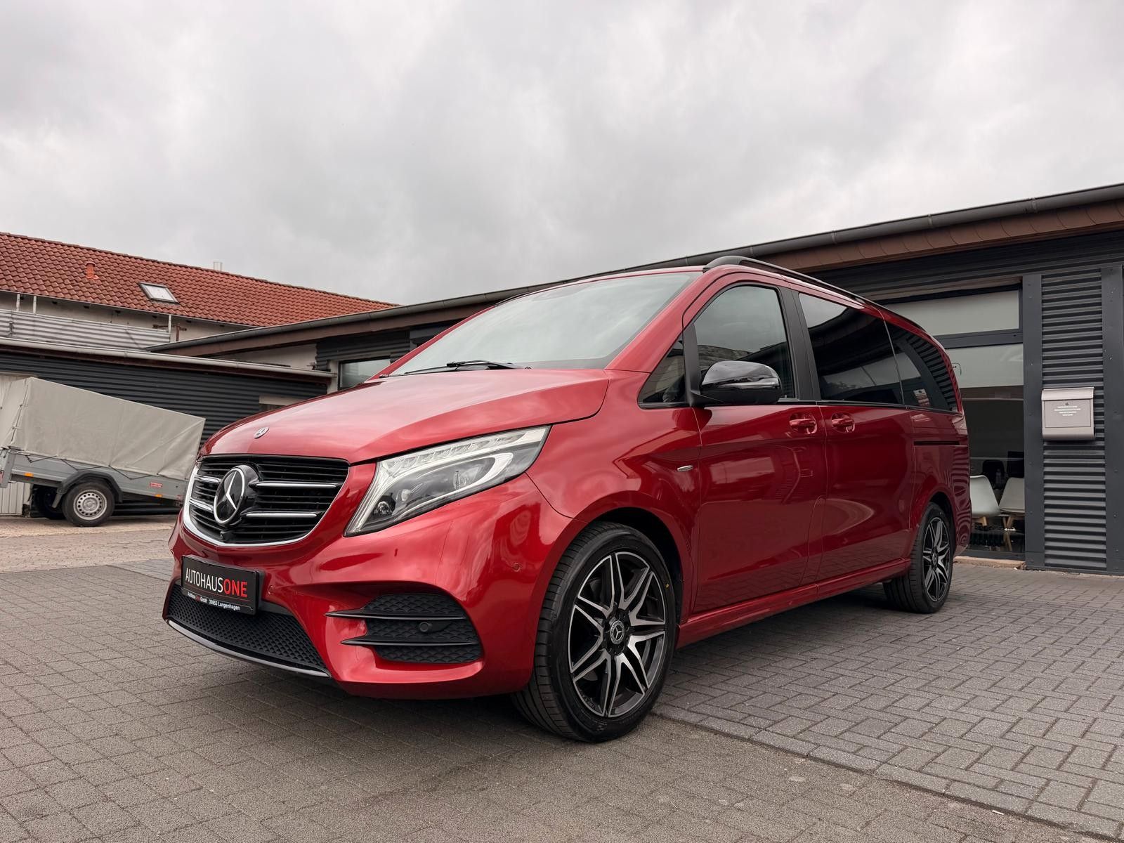 MERCEDES-BENZ V 250d AMG LINE PANORAMA/STANDHEIZUNG/AHK
