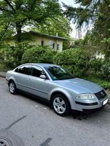 Volkswagen Passat Limousine 1.6 - Volkswagen Passat aus 2003