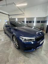 BMW 540i xDrive A - - blaue BMW 540