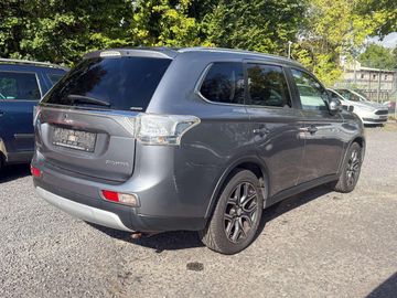 Mitsubishi Outlander - 4