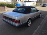 Mercedes-Benz E 200 # Cabrio # Autom.# Leder# Guter Zustand - Mercedes-Benz: C