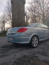 Opel Astra Twin Top Cabrio 1,8 Automatik AHK - Opel Astra aus 2007: Cabrio
