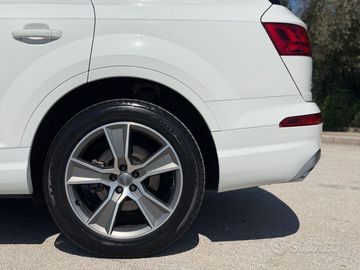 Audi Q7 - 8