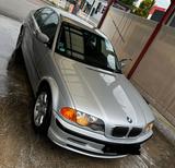 BMW E46 320i Limousine Handschalter - BMW 320 aus 2000: 320i E46