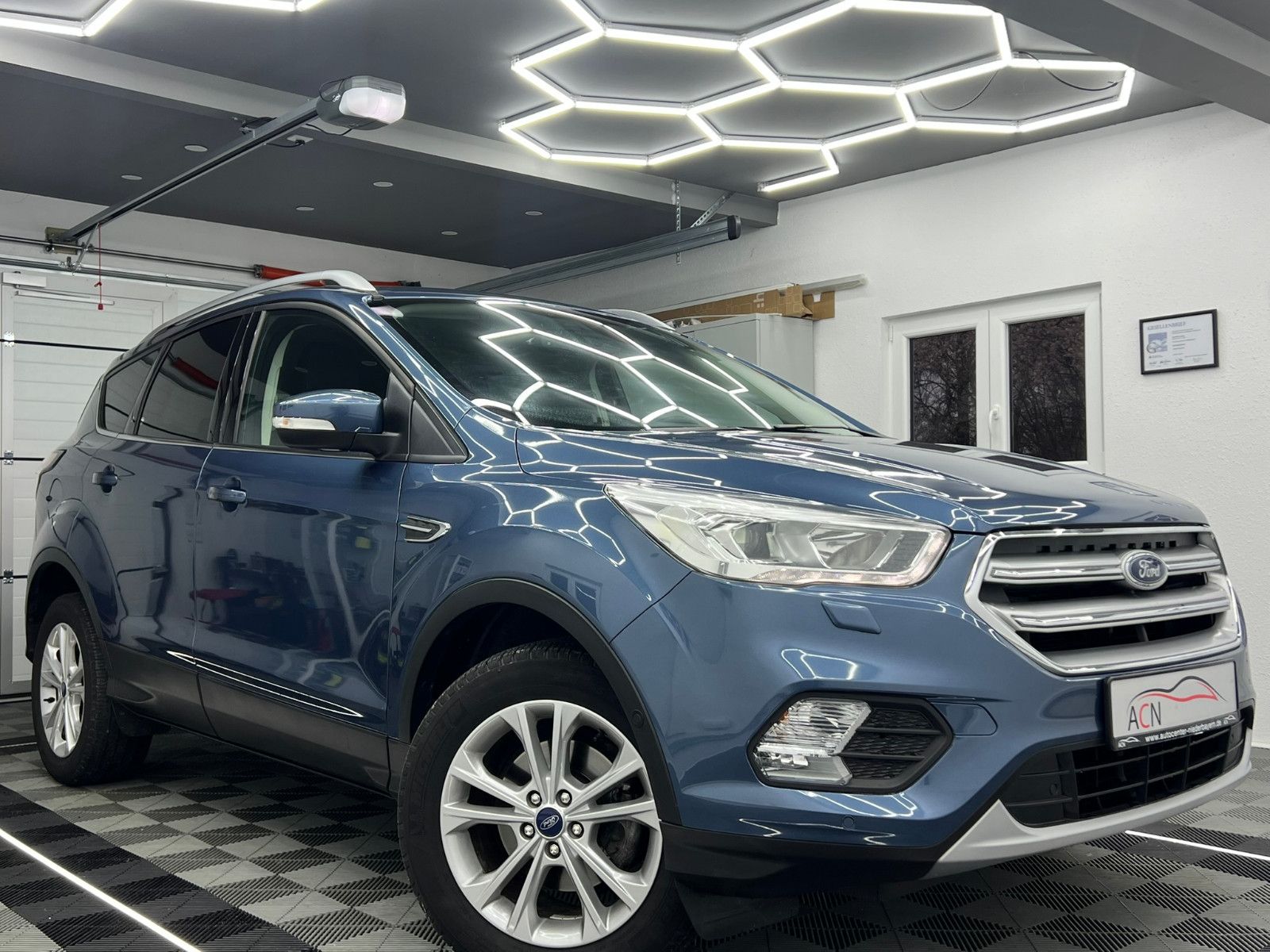 Fahrzeugabbildung Ford Kuga Titanium/NAVI/2-ZONEN/KAMERA/2.HAND