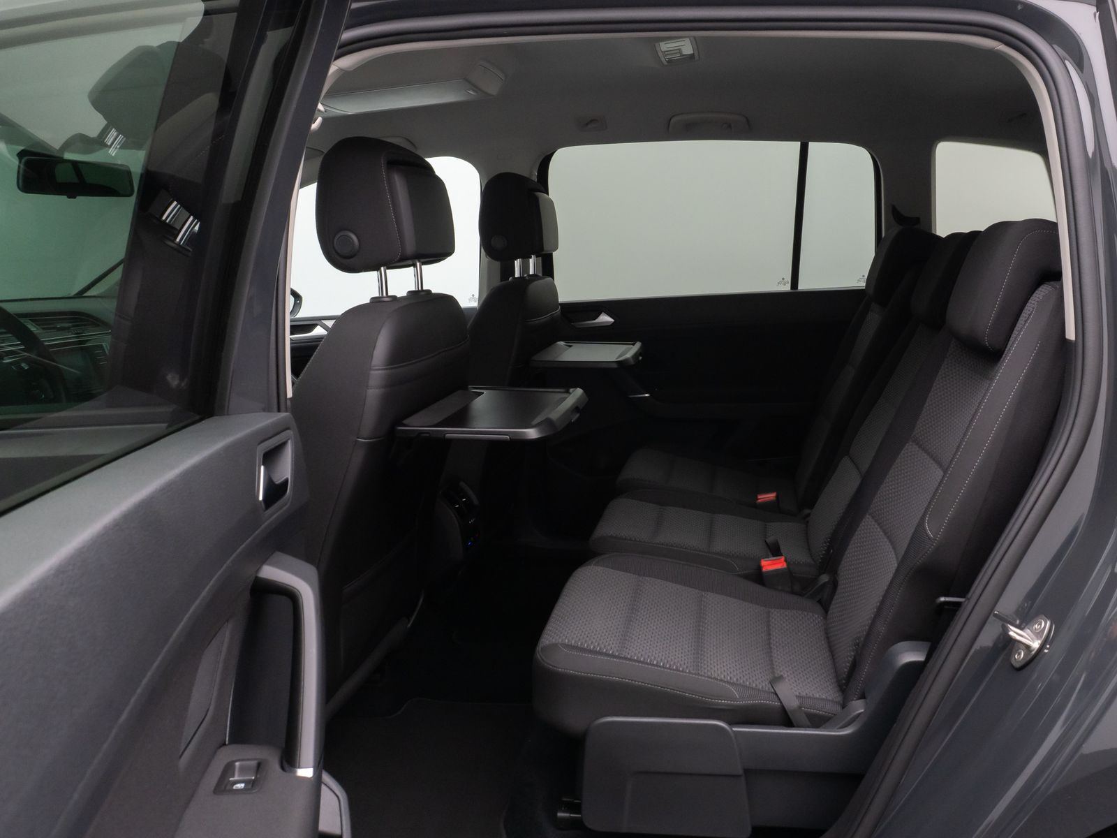 Fahrzeugabbildung Volkswagen Touran 2.0 TDI BMT Navi Stzhz ACC PDC AHK 8fach