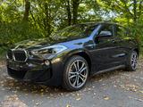 BMW X2 sDrive 20i M, 1. Hand, Servicevertrag Leder  - BMW X2 in Stuttgart