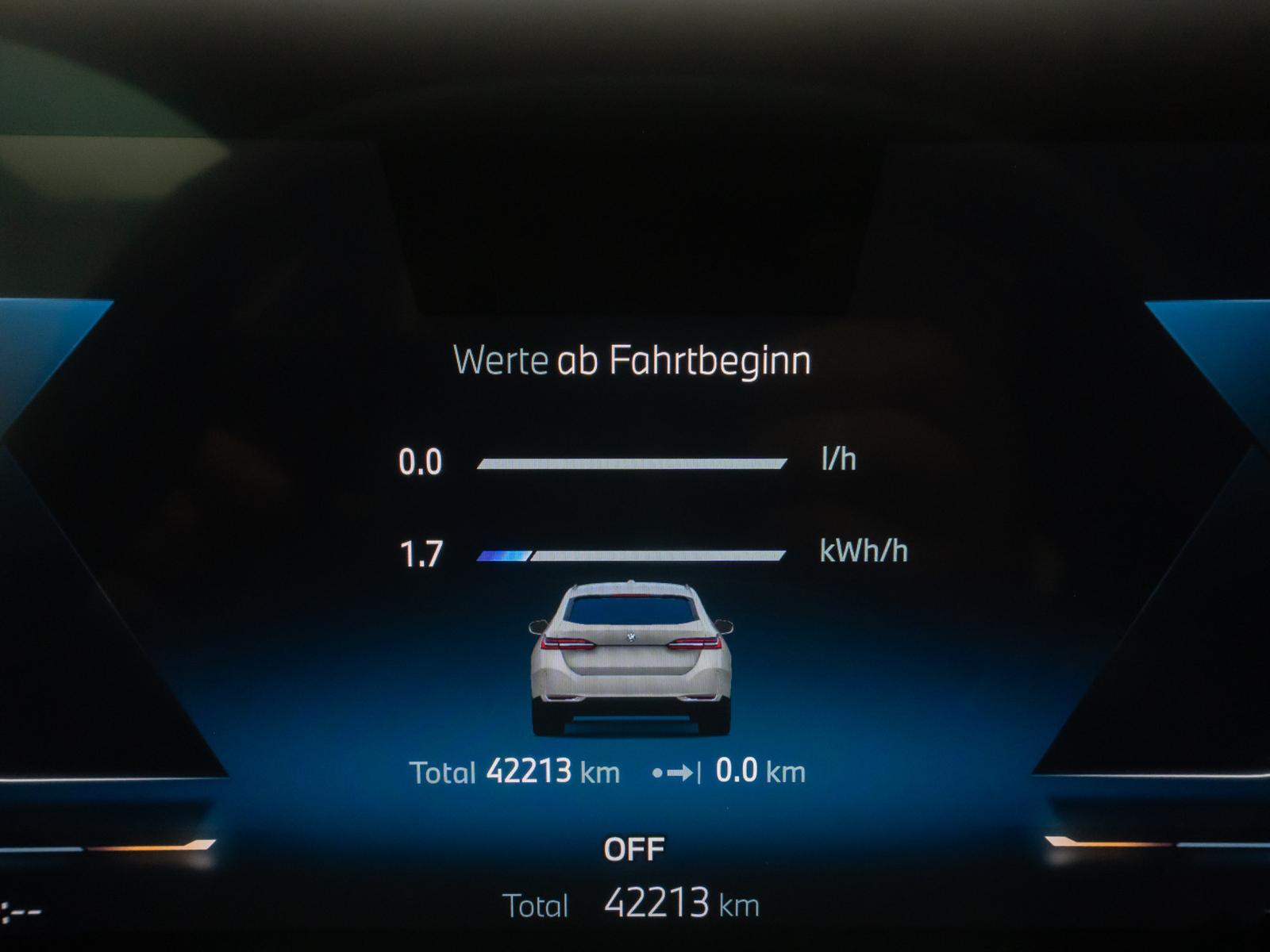 BMW 530e Kamera DAB Alarm DigitKey Widscreen 19Zoll