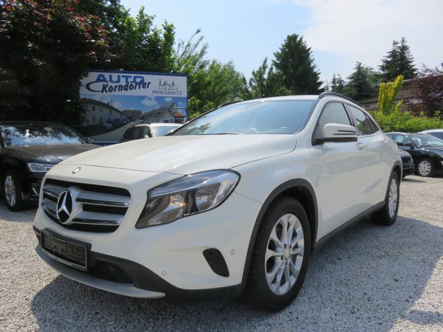 Mercedes-Benz GLA 180 1.6 Business SH, Navi