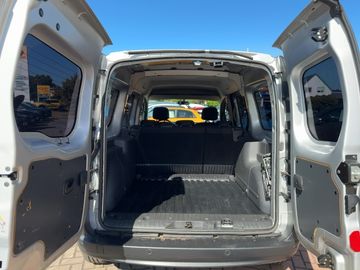 Renault Kangoo Combi Maxi DoKa 1.5 dCi 110 PS Einparkhil