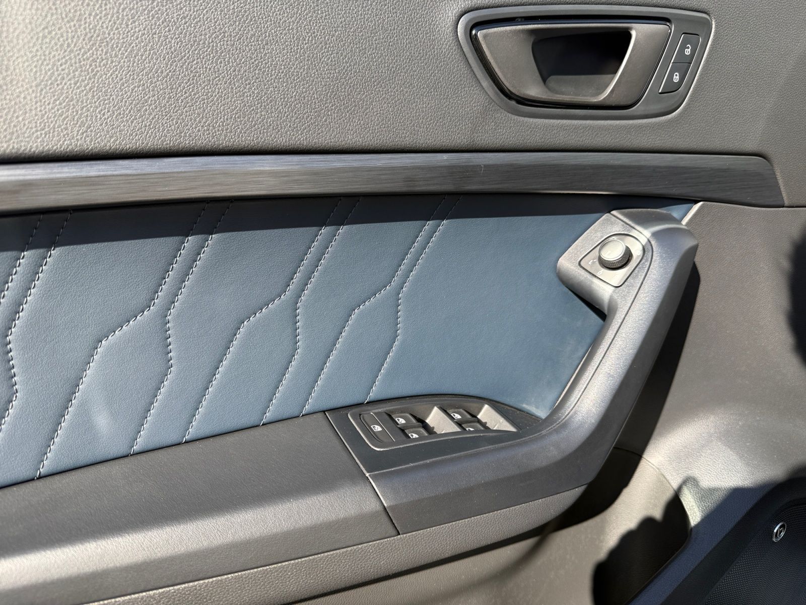 Fahrzeugabbildung CUPRA Ateca 2.0 TSI 4Drive OPF *PANO*ACC*360º