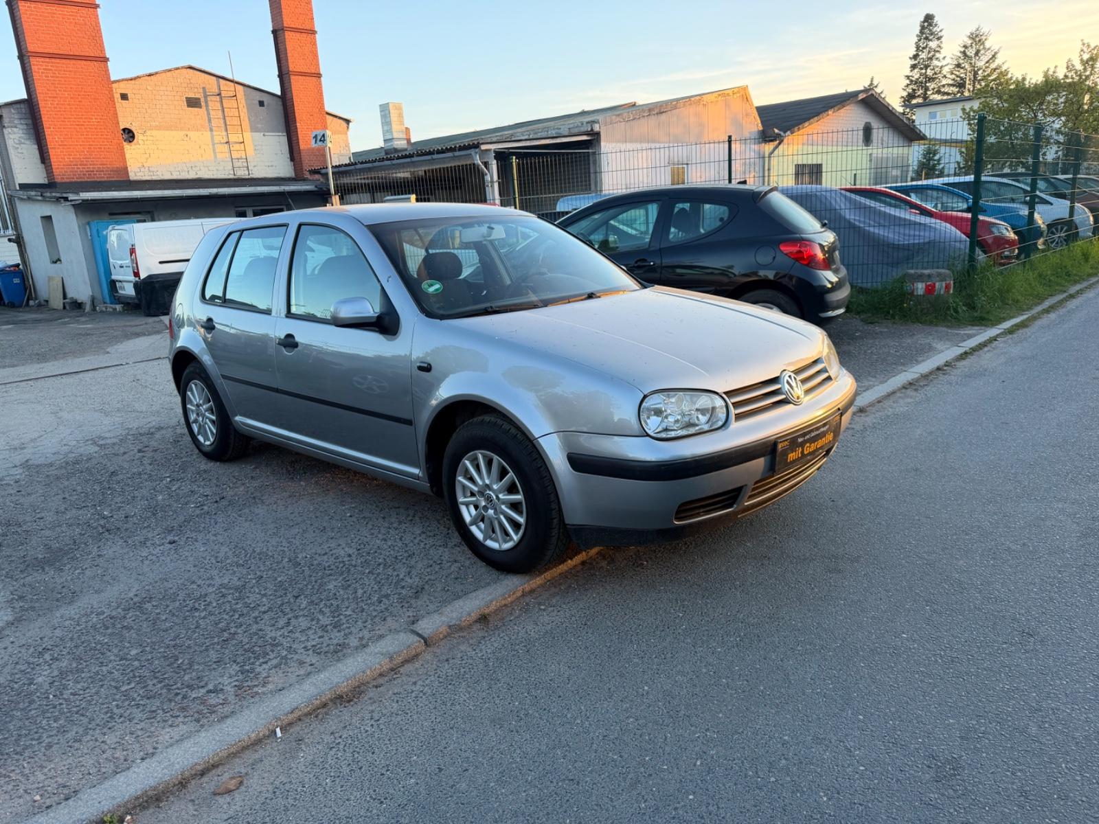 Volkswagen Golf 1.6 AUTO EDITION