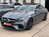 Mercedes-Benz E63 S AMG 4M+ Panorama_Keramik_Airmatic_KeylessG - Mercedes-Benz E 63 AMG in Berlin