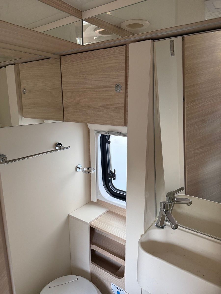 Fahrzeugabbildung Eura Mobil Van V 635 HB 6KW Heizung, Radio DAB, RFK