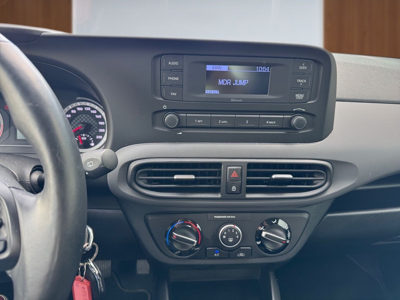 Fahrzeugabbildung Hyundai i10 SELECT SHZ*LHZ*DAB*SPURH*BLUETHOOTH*TEMPOM*
