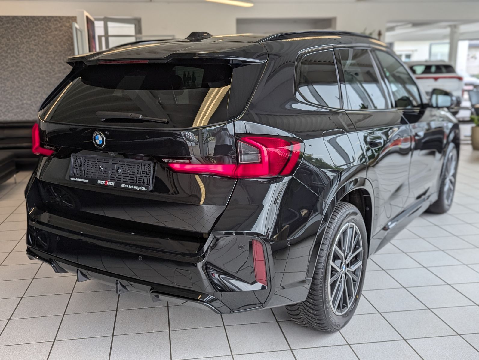 BMW X1 18 i M-Sport Pano Travel-Premium-Paket AHK - Image 7