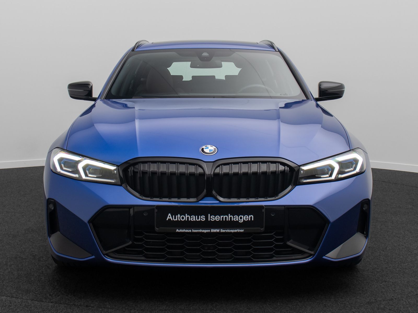 Fahrzeugabbildung BMW 320i M Sport DAB Kamera AHK Panorama HUD 19Zoll