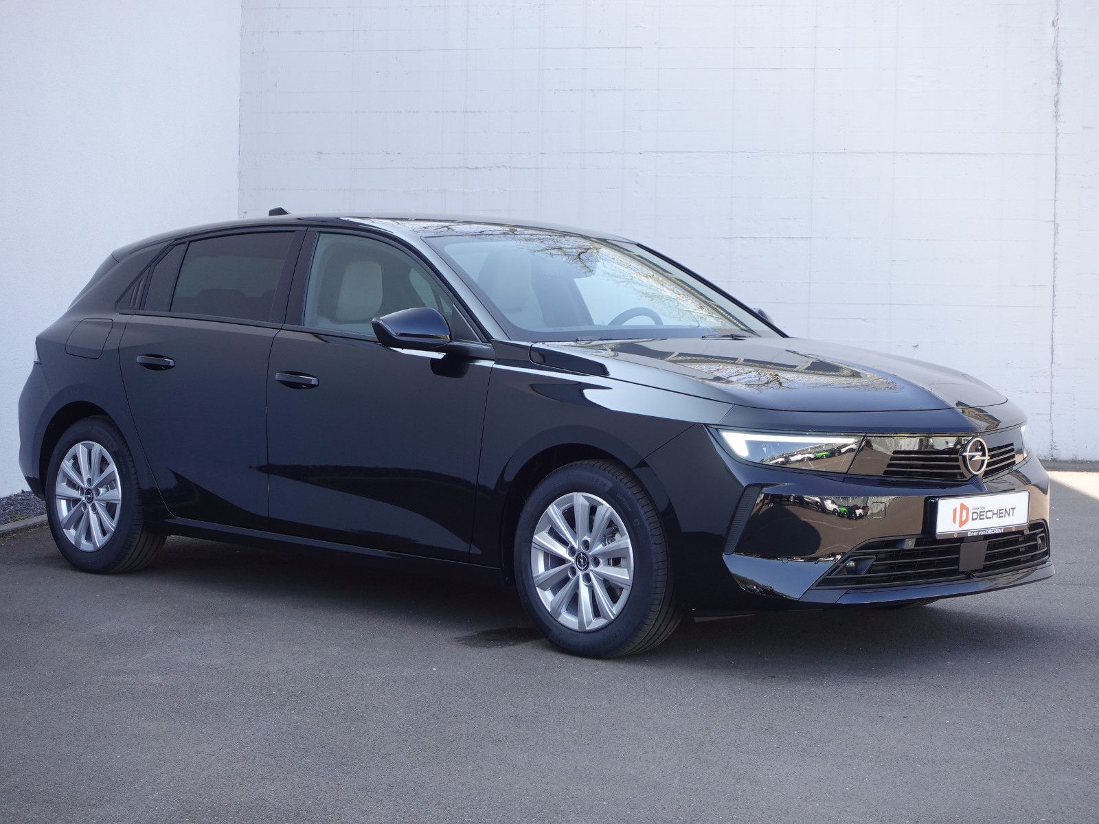 Fahrzeugabbildung Opel Astra Edition 1.2T,Navi,Kamera,Sitzhzg,AGR-Sitz