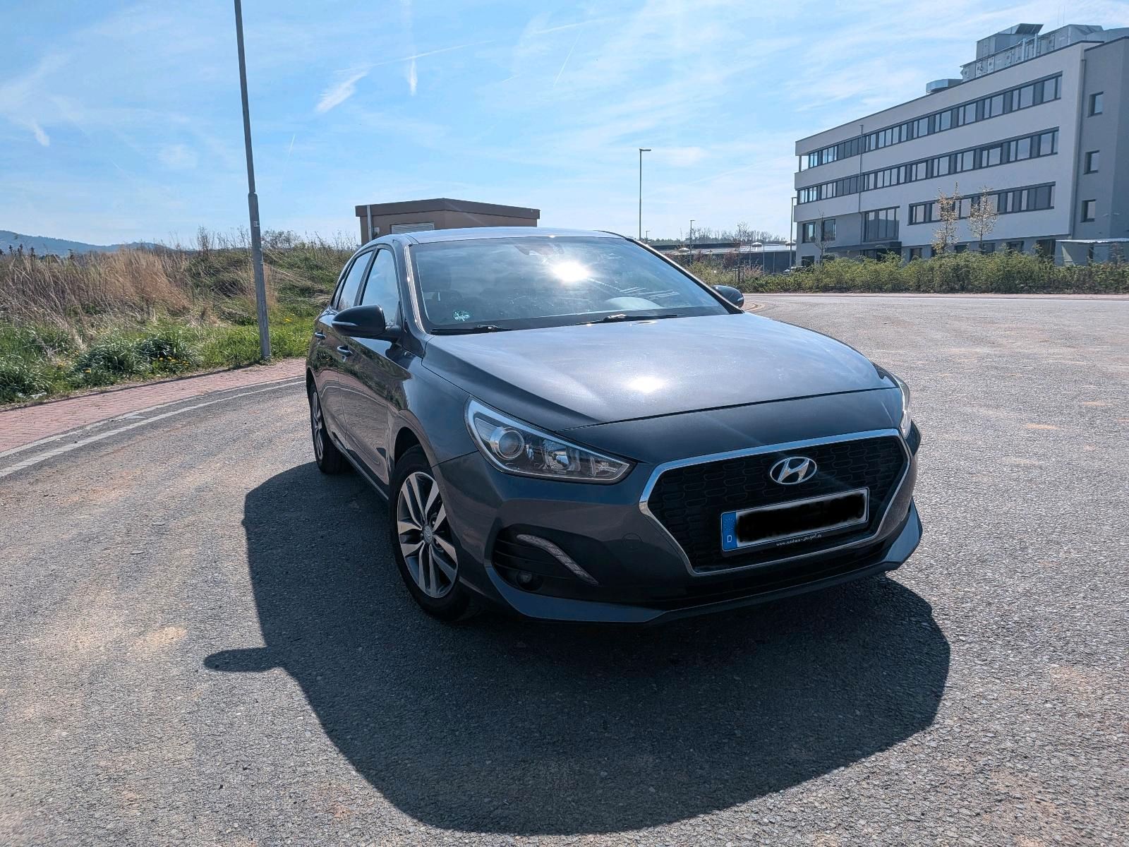 HYUNDAI i30
