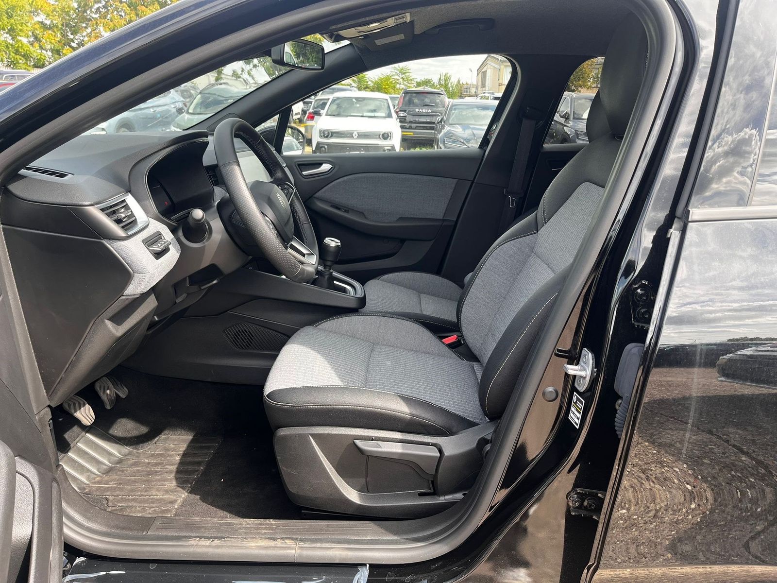 RENAULT Clio V Techno Allwetter LED – Bild 3