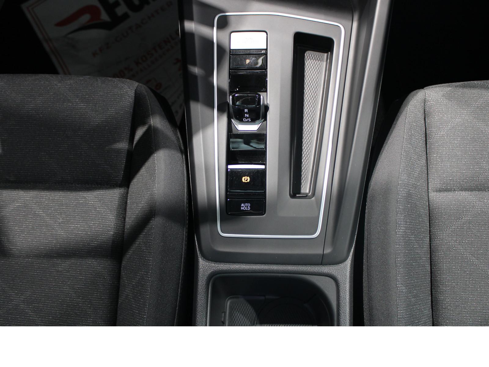 Volkswagen Golf VIII 1.0 eTSI LED*DSG*KLIMA*CARPLAY*PDC*ACC, миниатюра 22