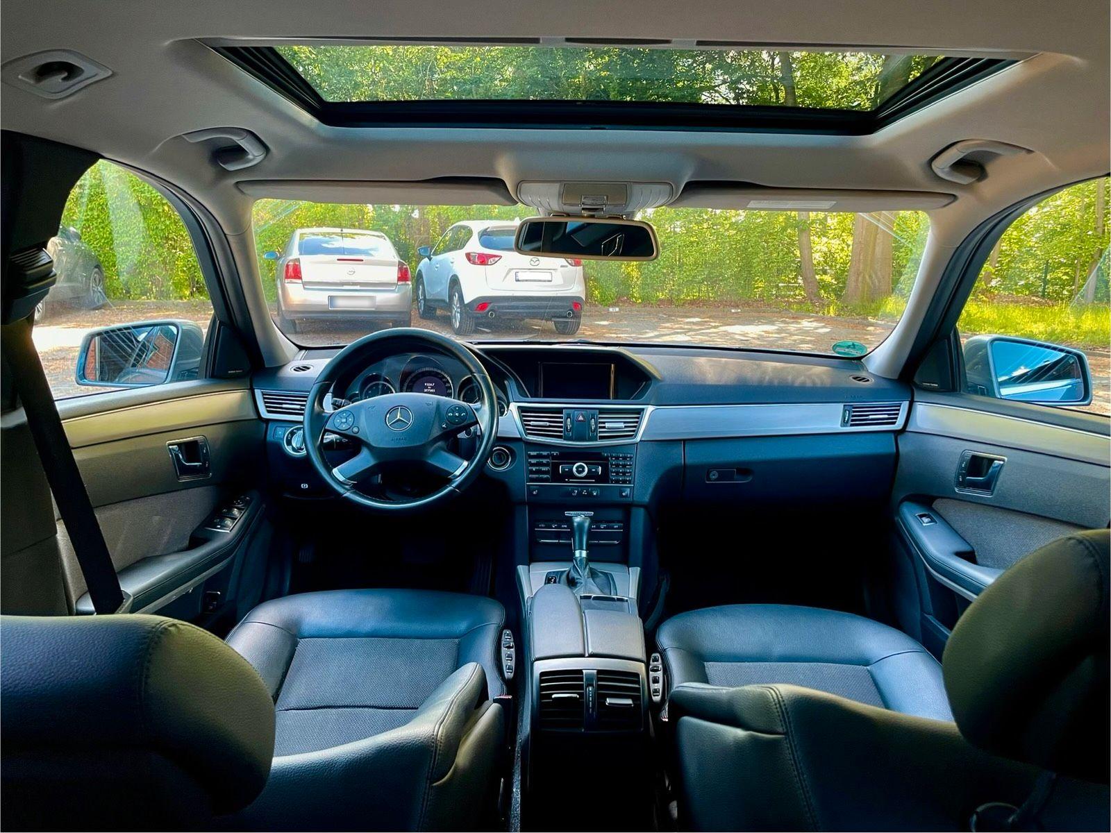 Mercedes-Benz 220 2010 — photo 7