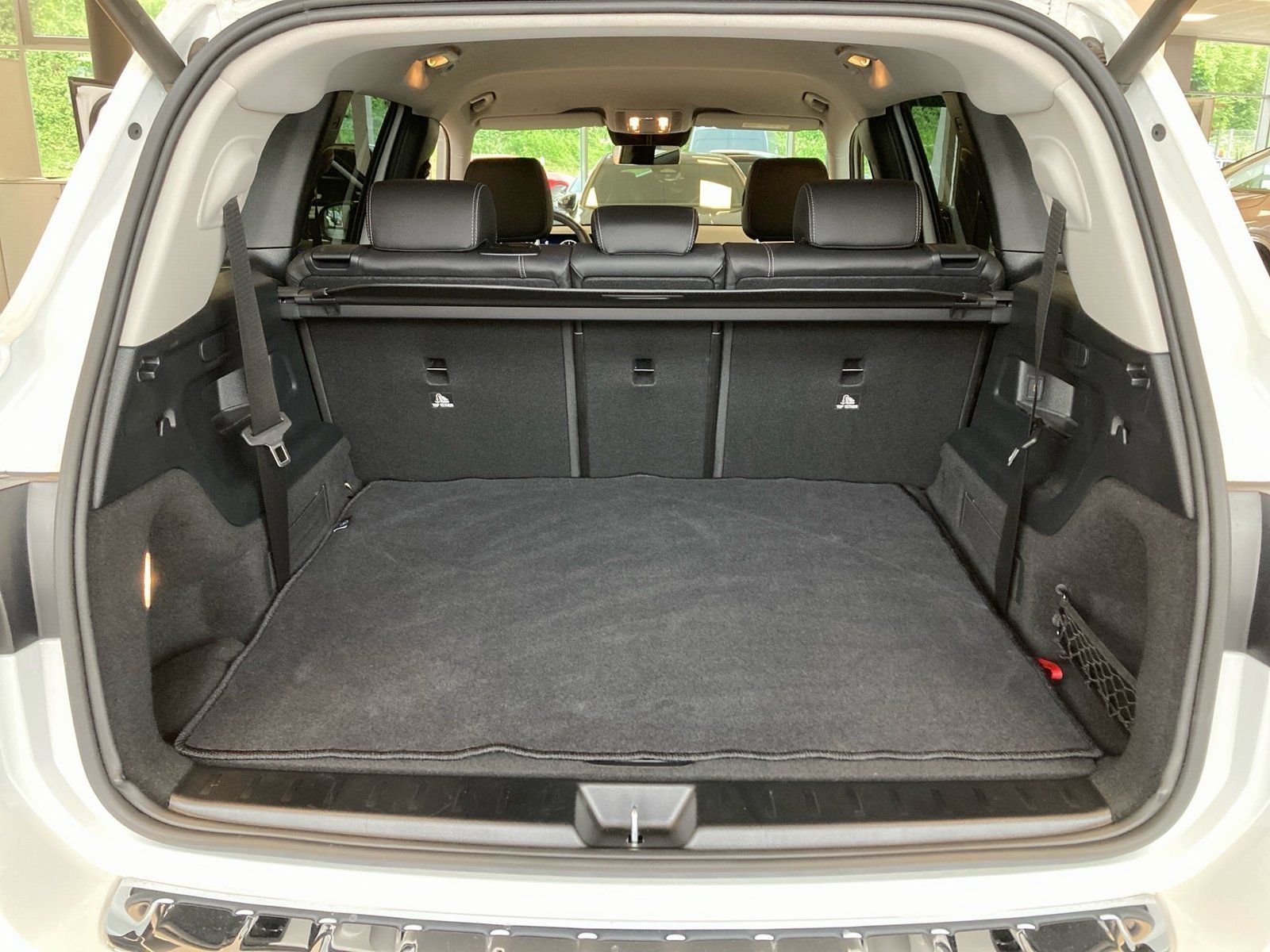 Fahrzeugabbildung Mercedes-Benz GLB 250 4M*7-Sitz*AHK*Distr*Totwi*360*Mbeam*Memo