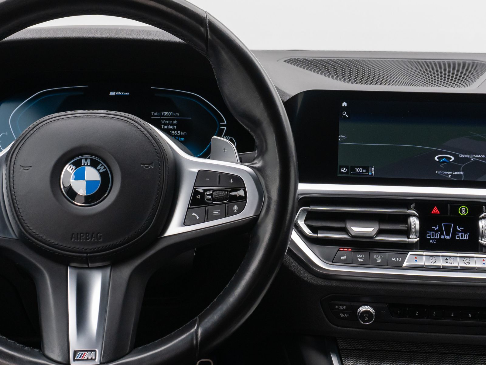 Fahrzeugabbildung BMW 320e M Sport Kamer Laser HUD DAB H/K Komfort 19"