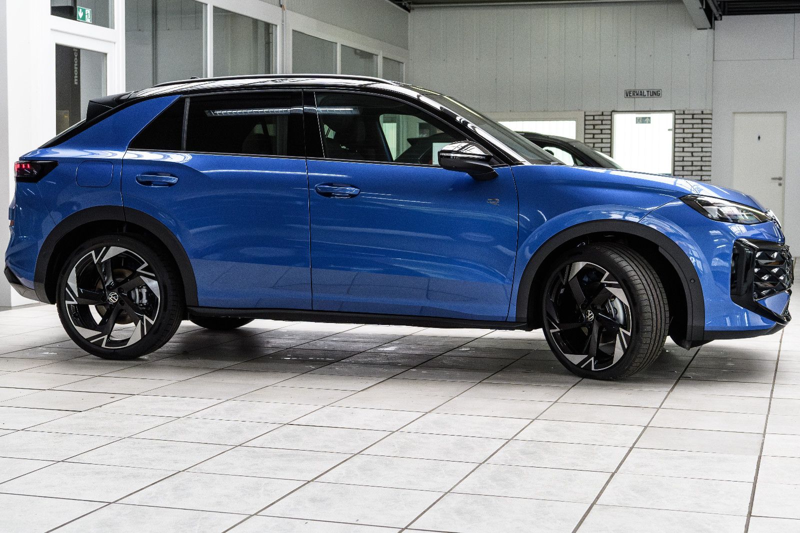 Fahrzeugabbildung Volkswagen T-Roc  1.5l TSI  DSG R-Line Black Style