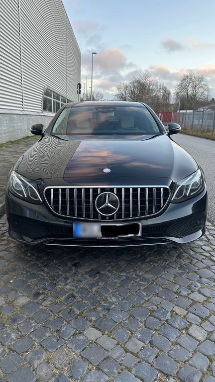 Image of Mercedes-Benz E 220