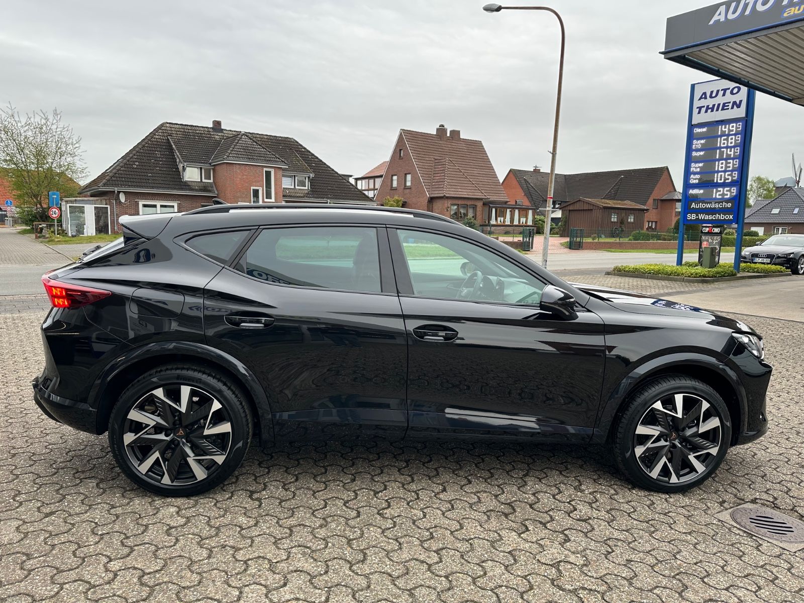 Fahrzeugabbildung CUPRA Formentor 1.5 TSI DSG Navi/AHK/ACC/LED/Shzg./17"