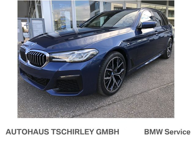 BMW 520d xDrive M Sport Assists AHK schw. Panorama