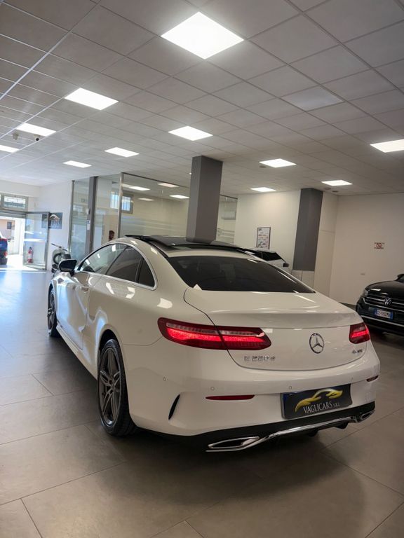 Image of Mercedes-Benz E 220