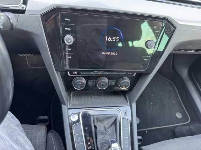 Passat Variant Business 1.5 TSI DSG LED Navi AHK
