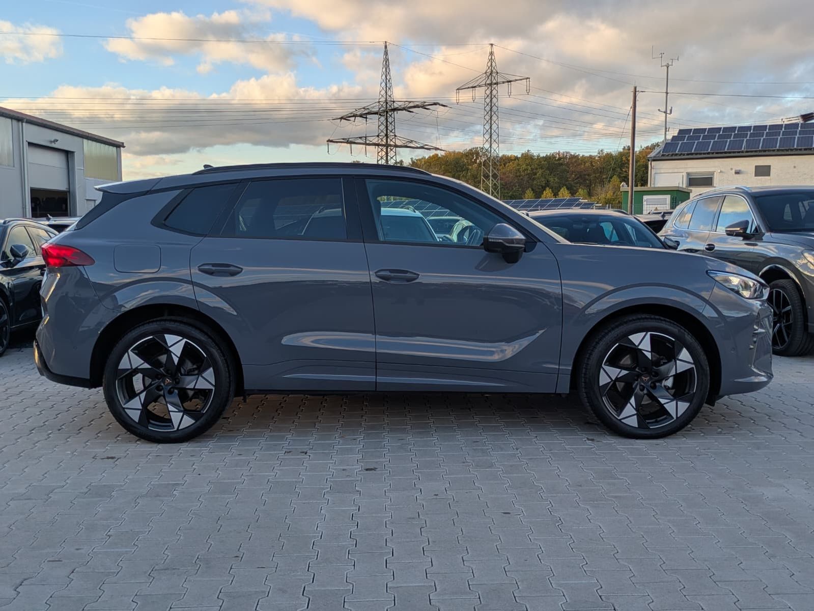 Fahrzeugabbildung CUPRA Terramar 1.5 eTSI 360°HUD*MATRIX*PANO*DCC*20"