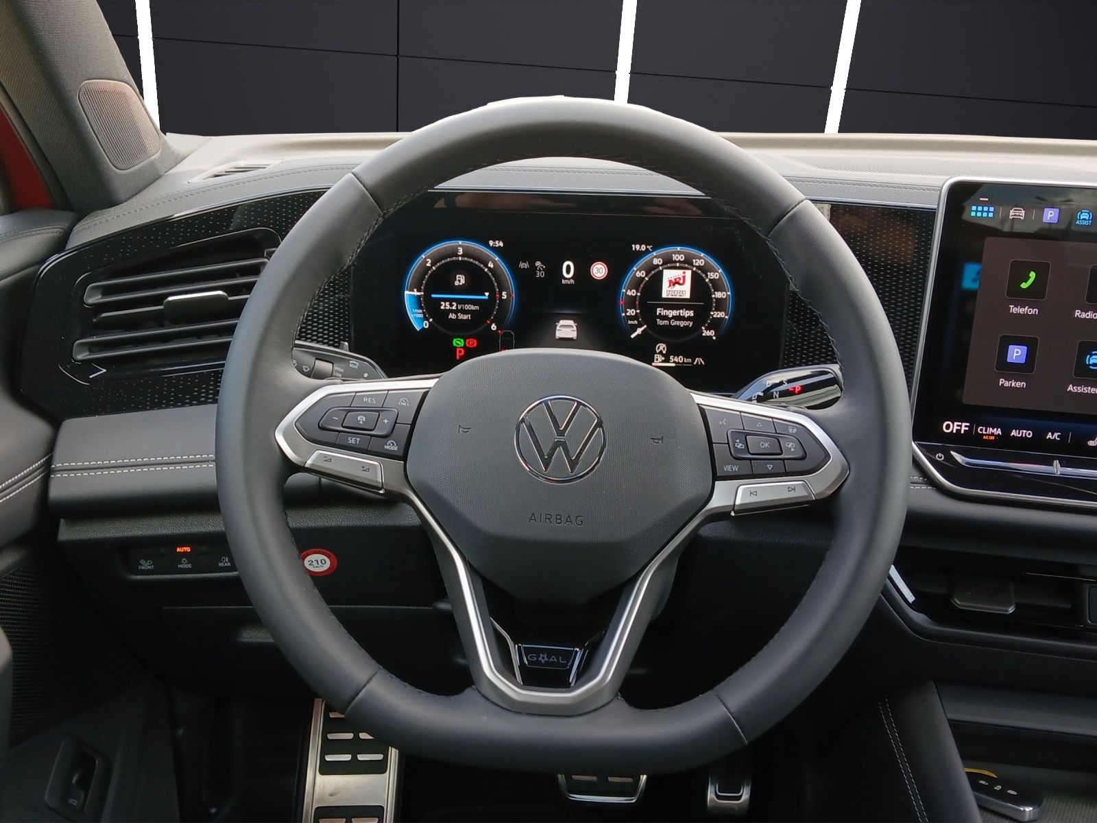 Fahrzeugabbildung Volkswagen Tiguan TDI Goal DSG Matrix AHK Navi AID ACC RFK