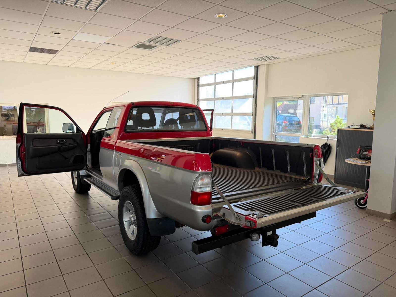 MITSUBISHI L200 - 2.5TD 116ch - 145 000KMS - CLIMATISATION - ATTELAGE