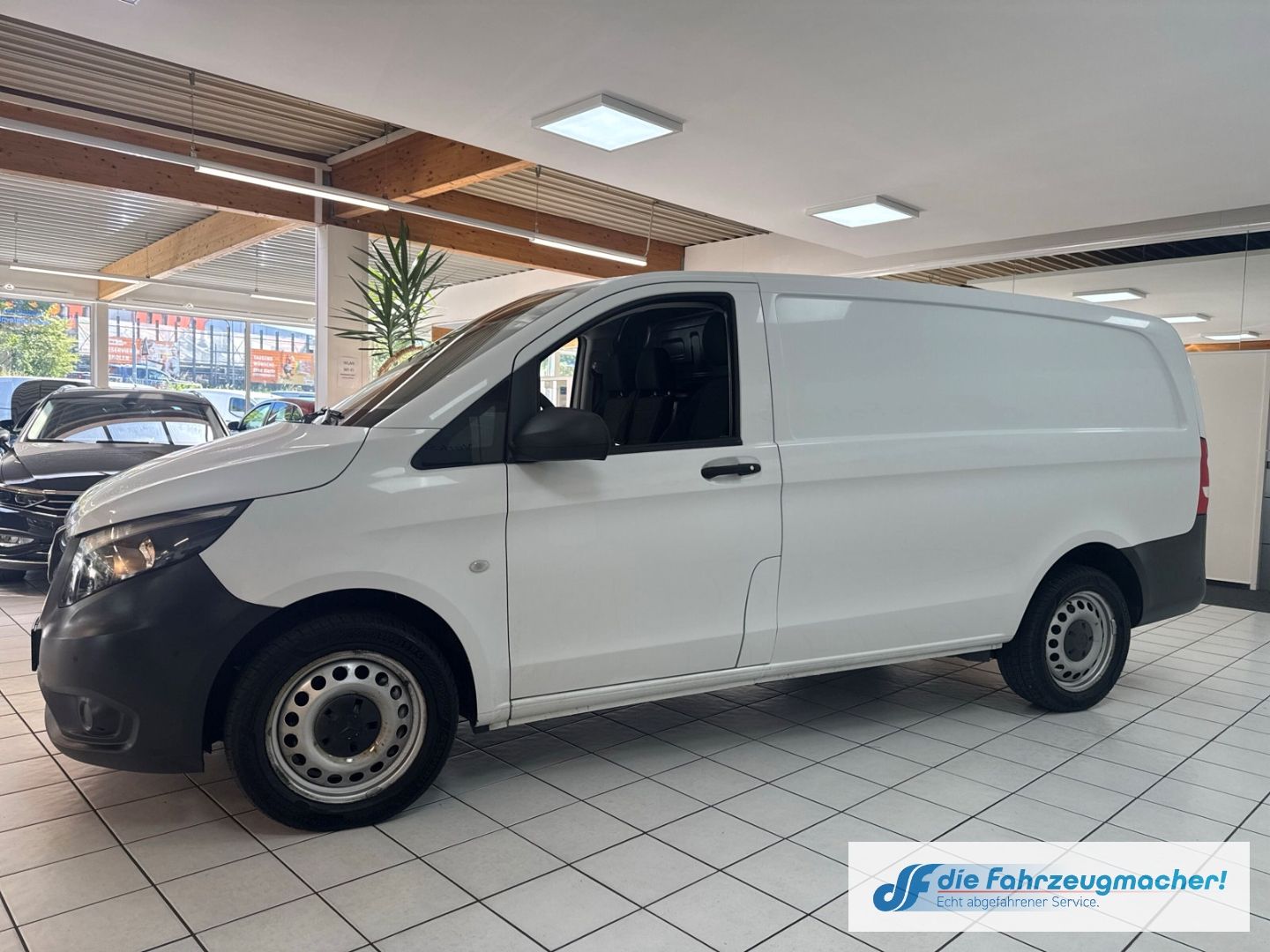 Fahrzeugabbildung Mercedes-Benz Vito Kasten 116 CDI 4x4 lang AHK Navi DAB *EXPOR