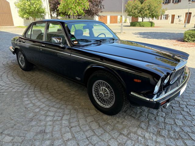 Jaguar Daimler Double Six