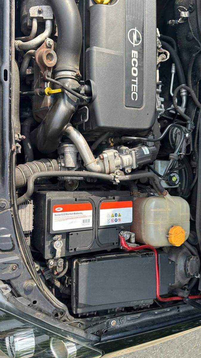 Opel Astra 2009 — photo 15